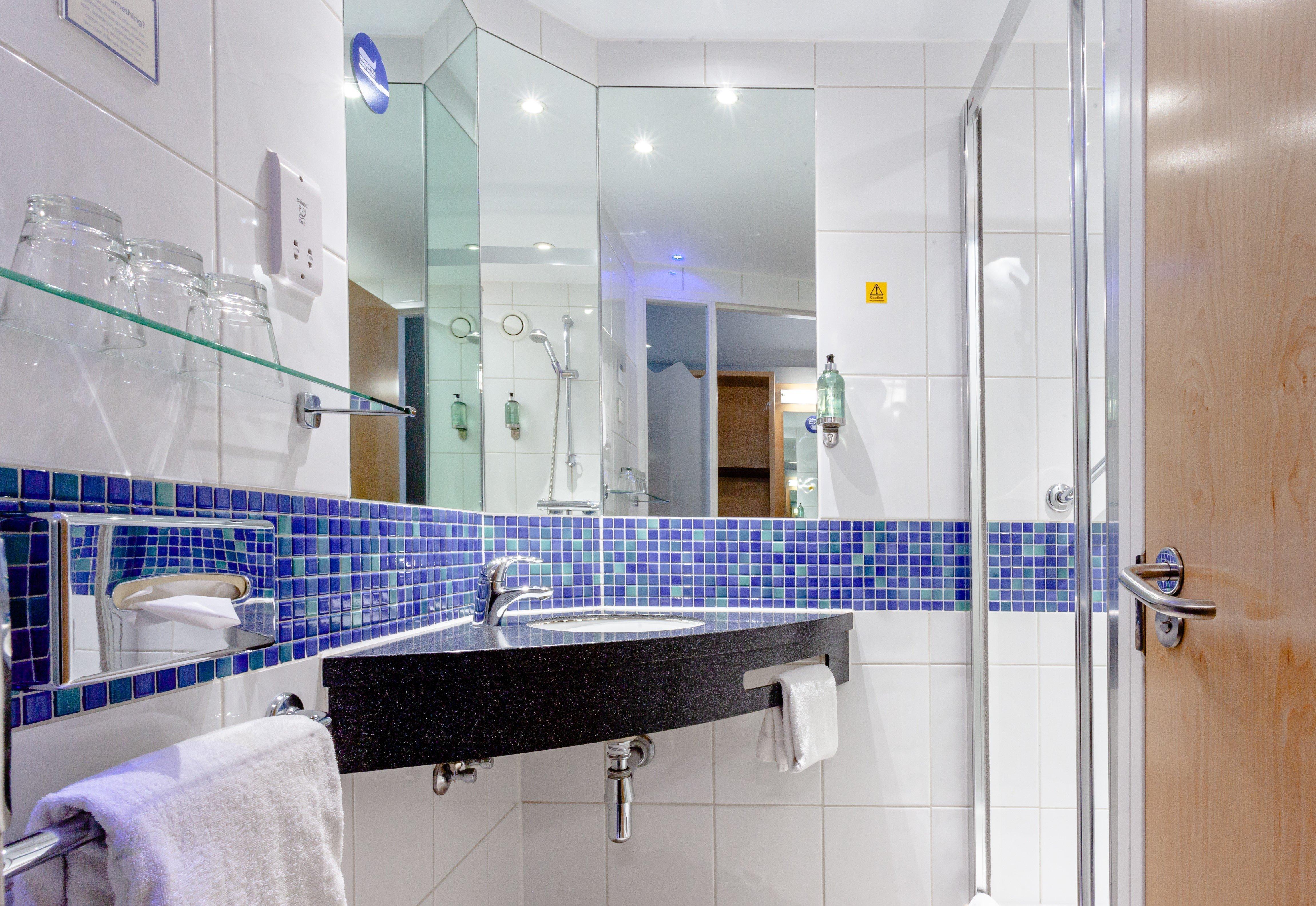 Holiday Inn Express Dunfermline By Ihg Экстерьер фото