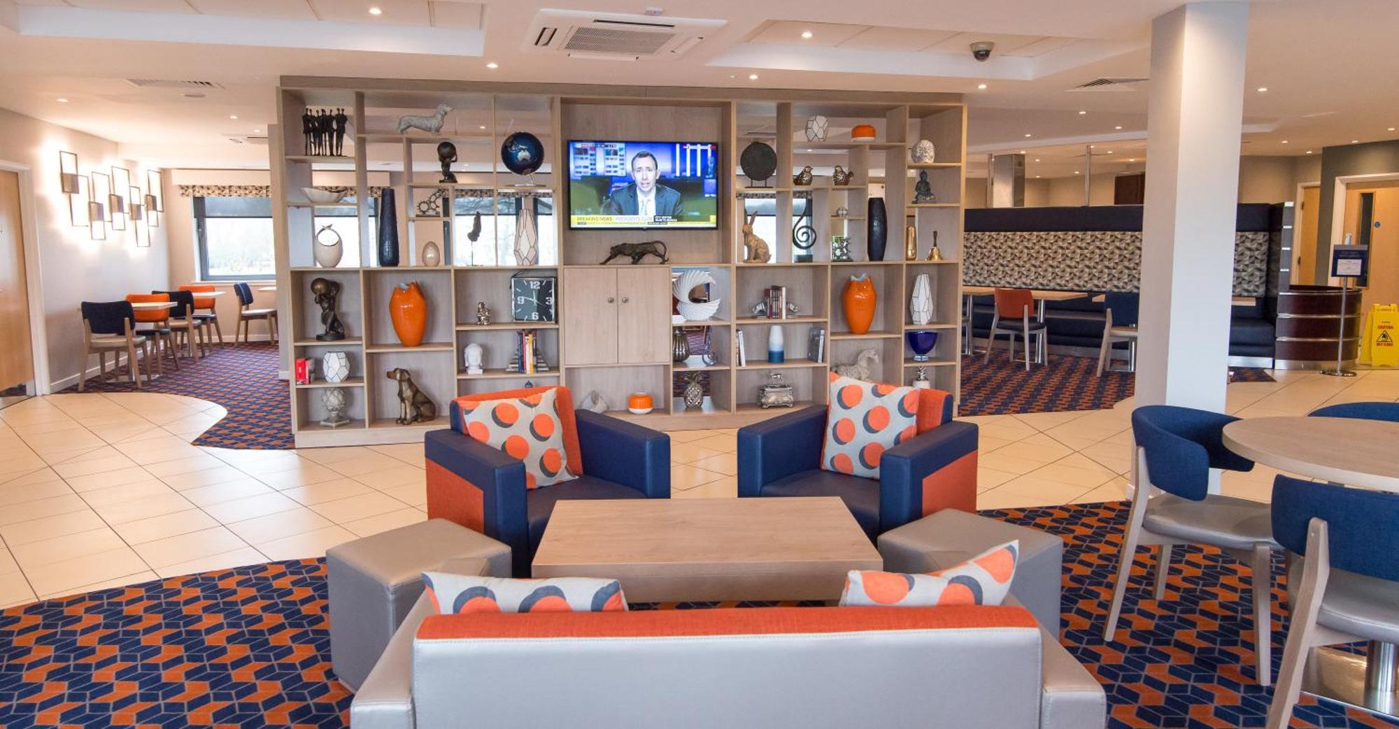 Holiday Inn Express Dunfermline By Ihg Экстерьер фото