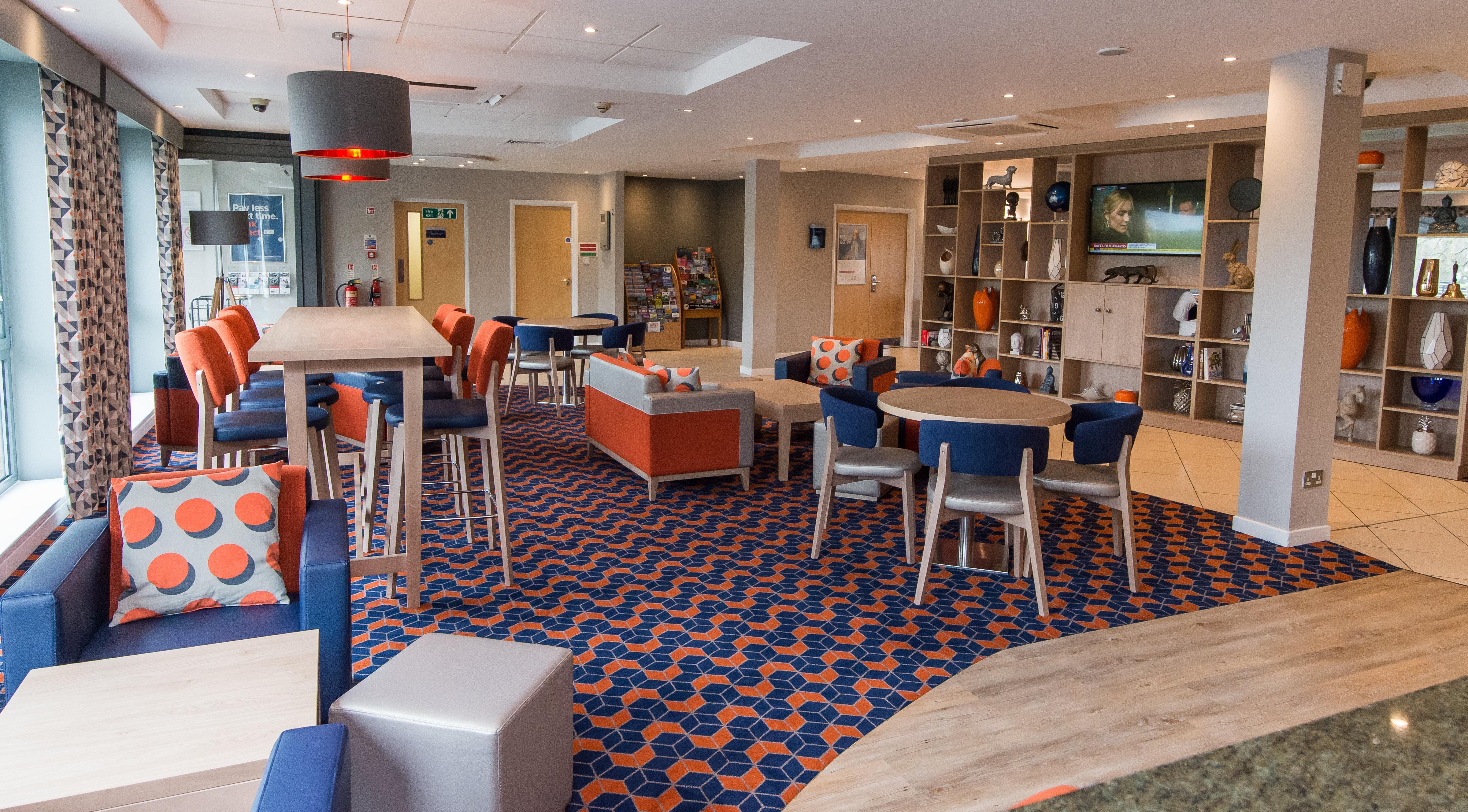 Holiday Inn Express Dunfermline By Ihg Экстерьер фото