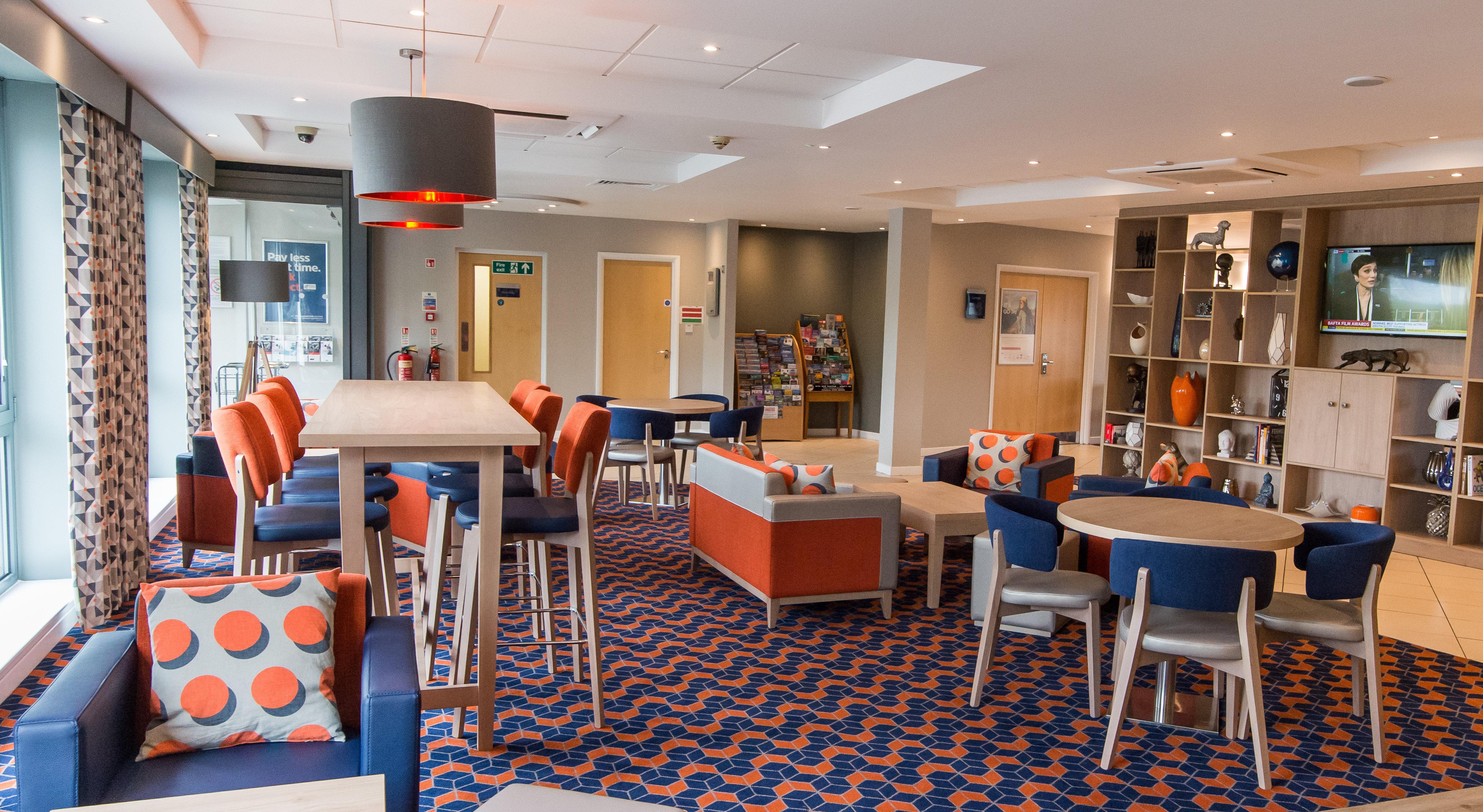 Holiday Inn Express Dunfermline By Ihg Экстерьер фото