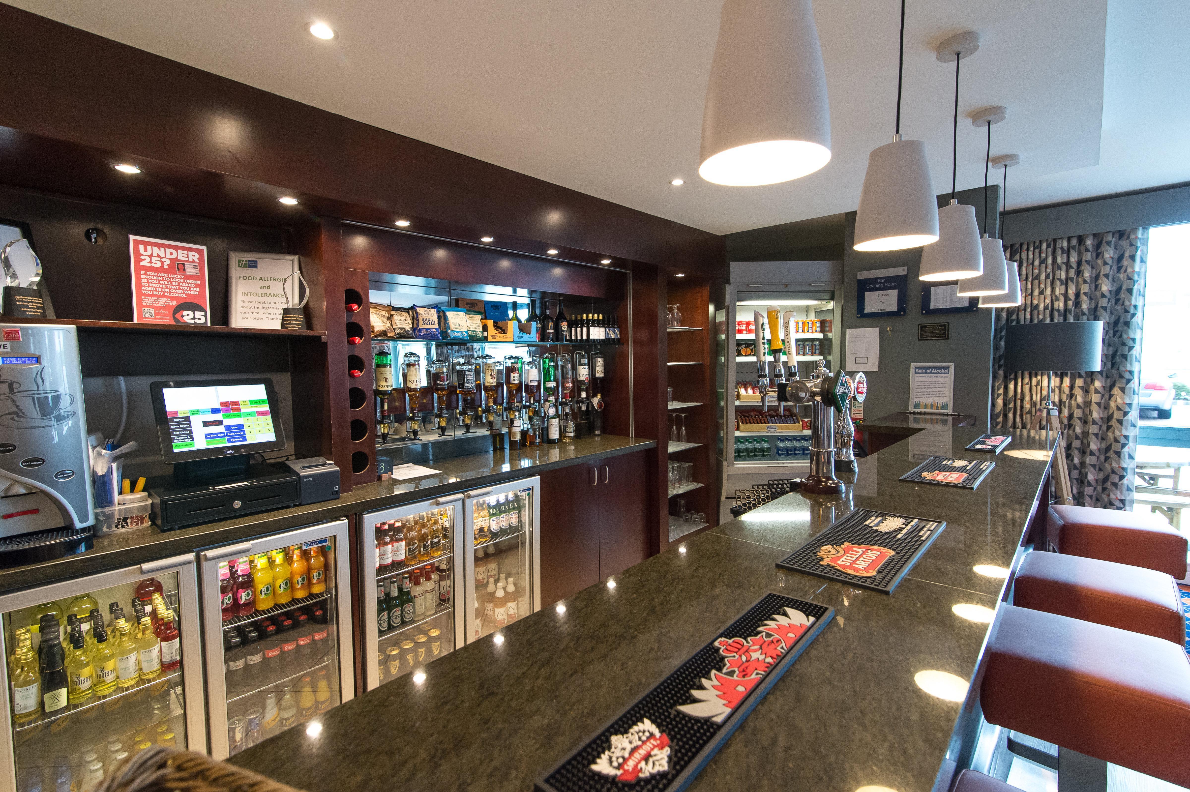 Holiday Inn Express Dunfermline By Ihg Экстерьер фото