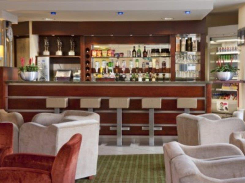 Holiday Inn Express Dunfermline By Ihg Экстерьер фото