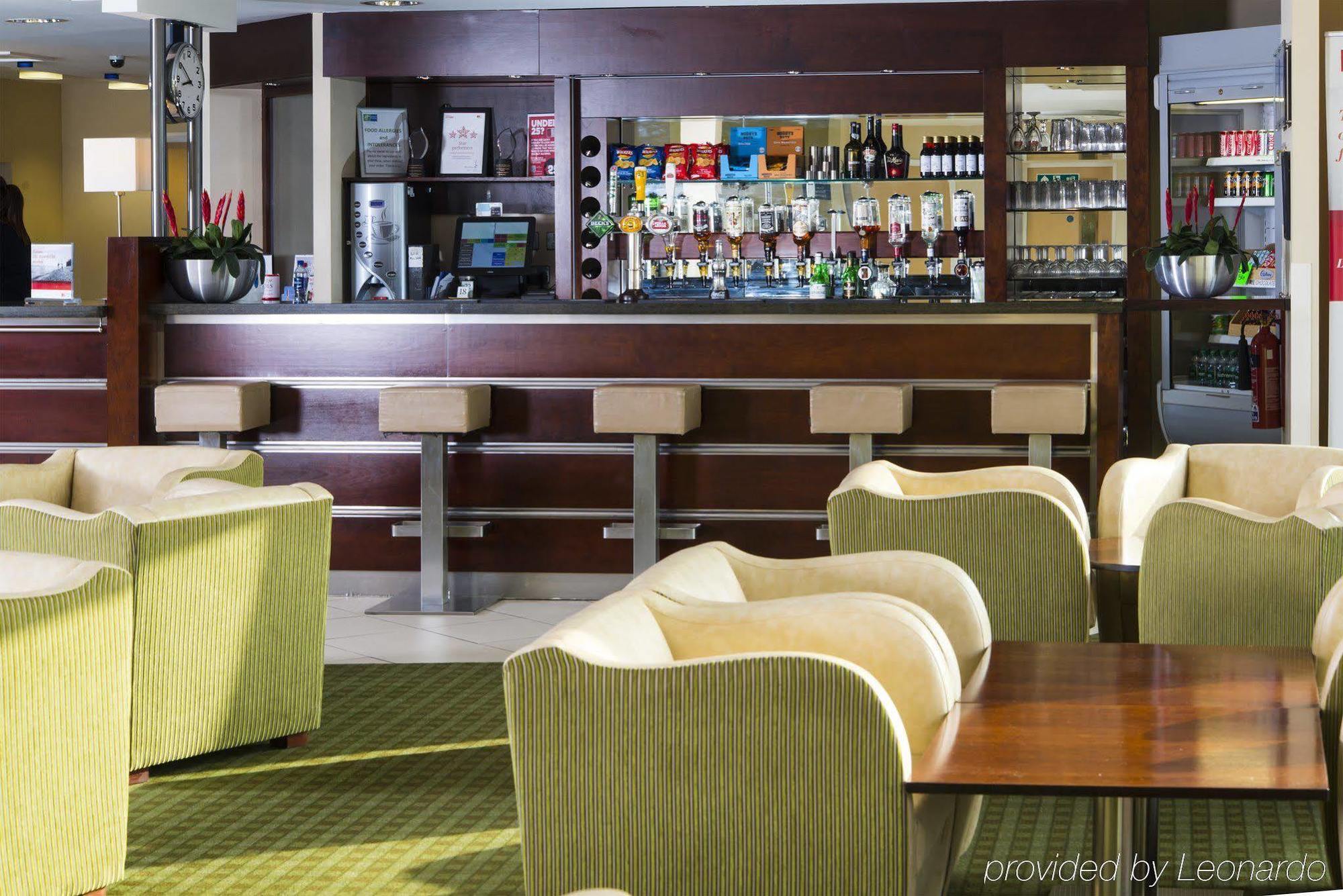 Holiday Inn Express Dunfermline By Ihg Экстерьер фото