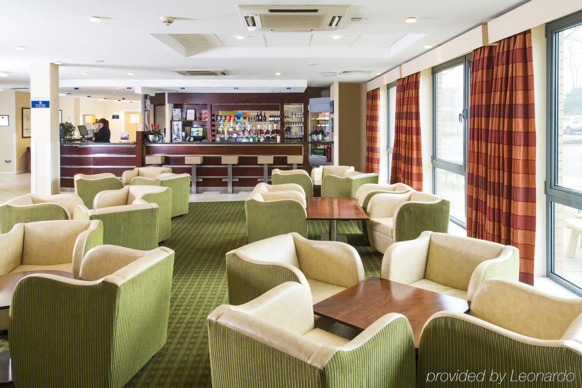 Holiday Inn Express Dunfermline By Ihg Экстерьер фото